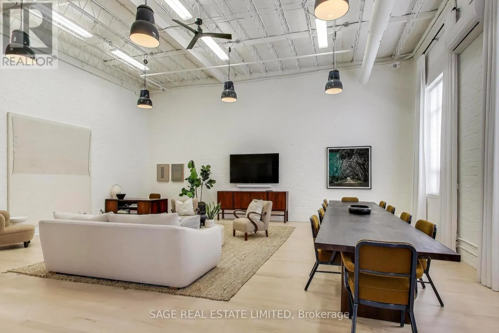 102A - 245 CARLAW AVENUE