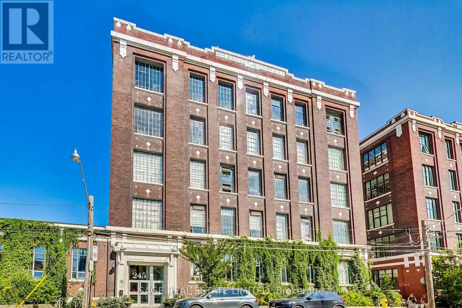 102A - 245 CARLAW AVENUE