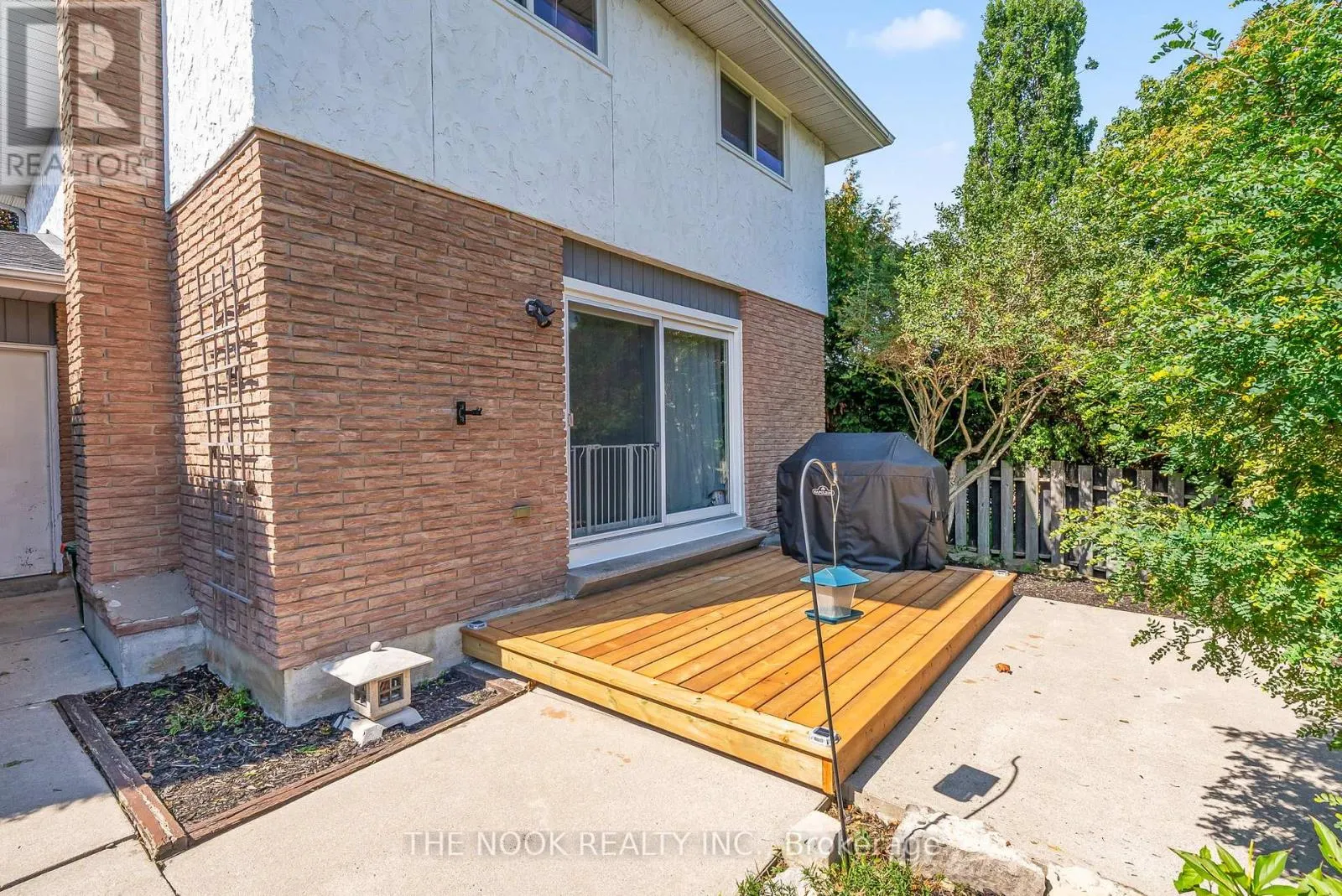 441 CHARRINGTON AVENUE