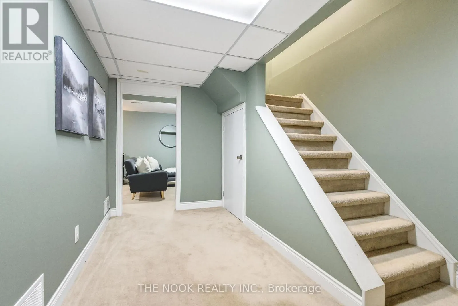 441 CHARRINGTON AVENUE