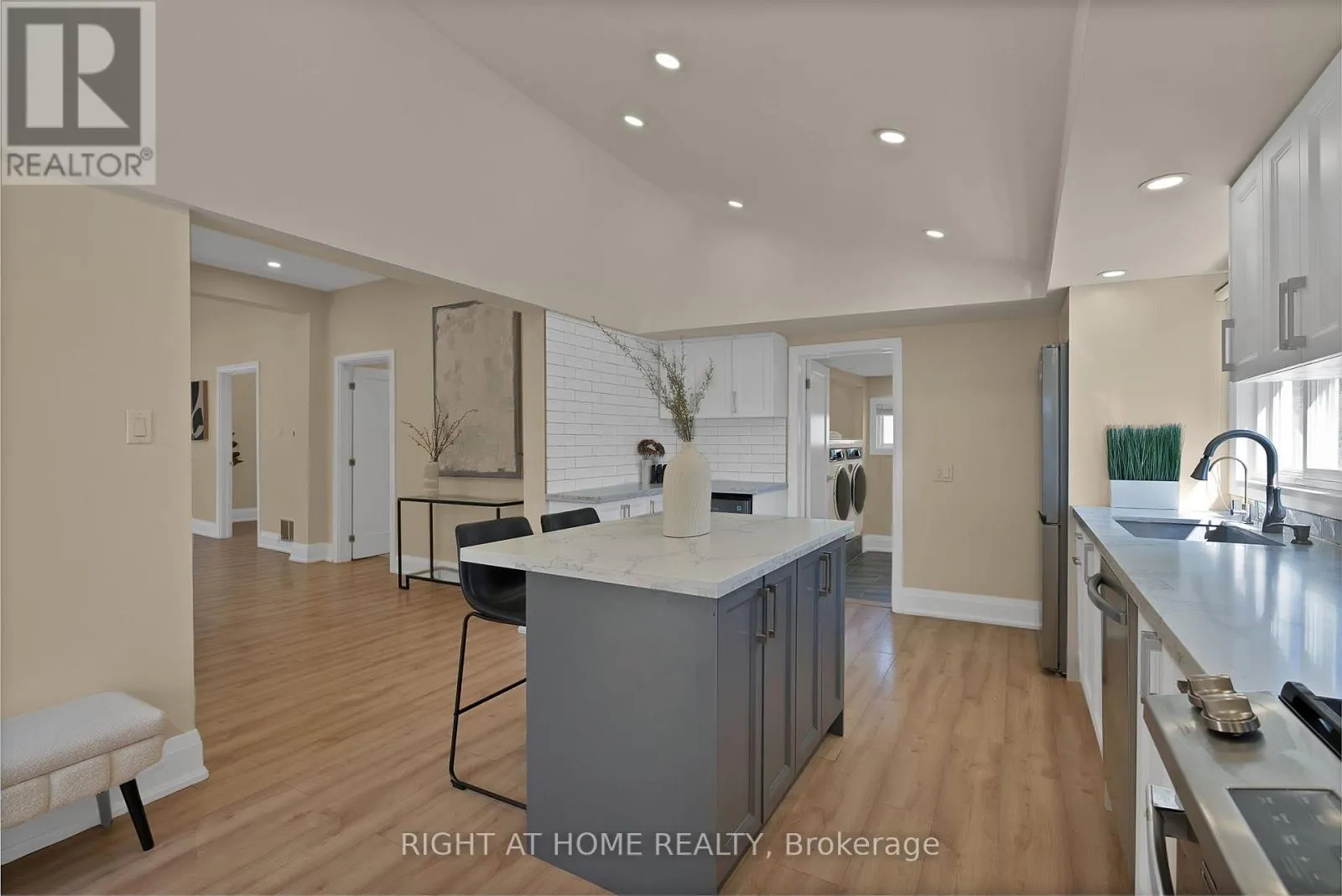 9495 BALDWIN STREET N