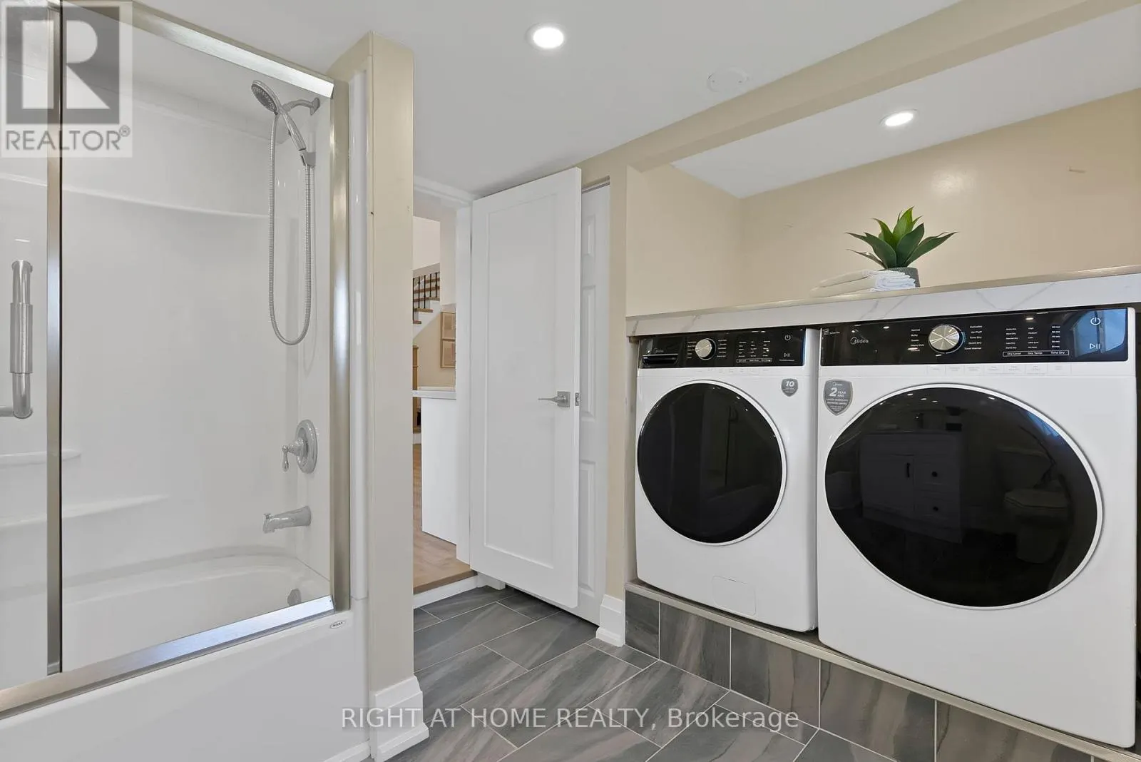 9495 BALDWIN STREET N