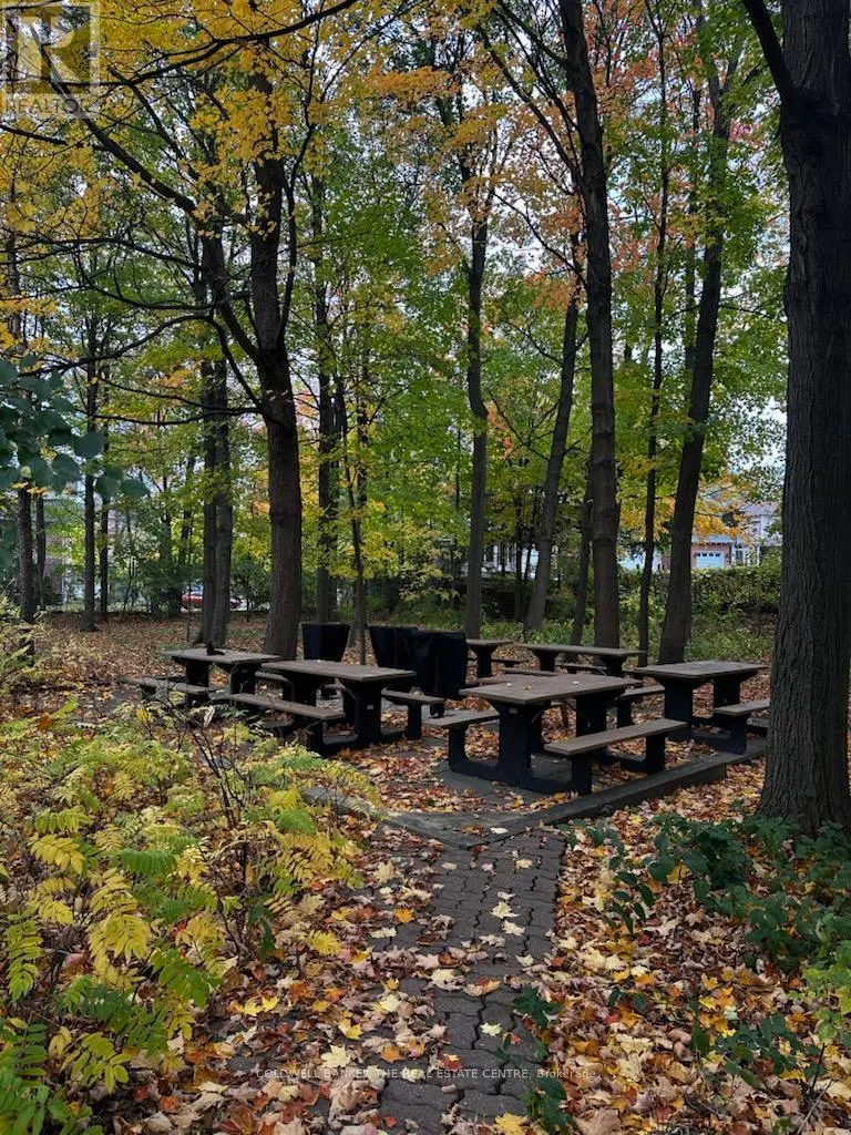 1211 - 121 LING ROAD