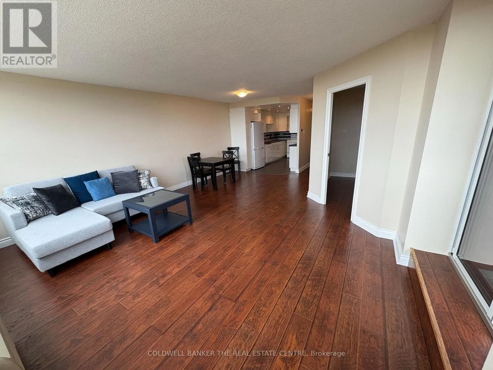 1211 - 121 LING ROAD