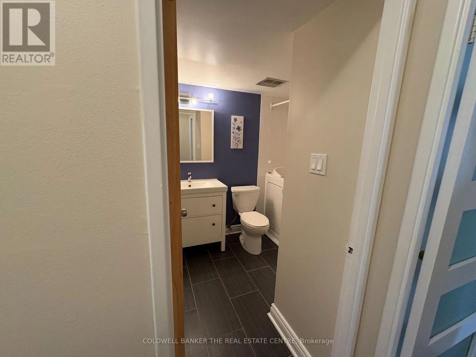 1211 - 121 LING ROAD