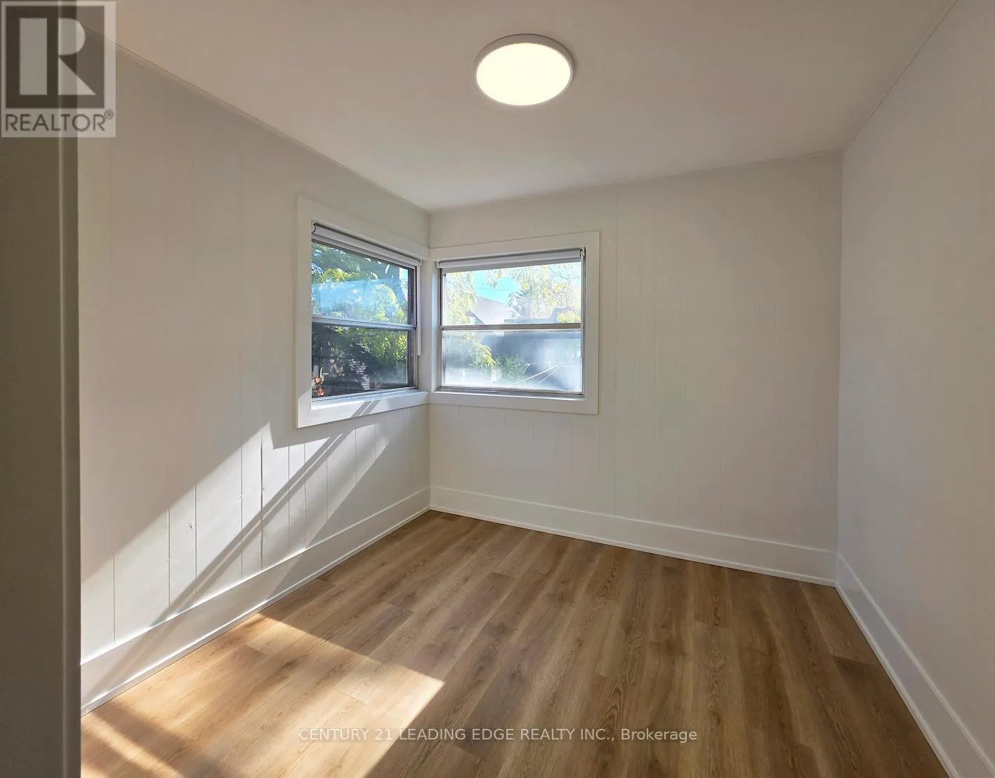 MAIN - 51 DEARBOURNE AVENUE