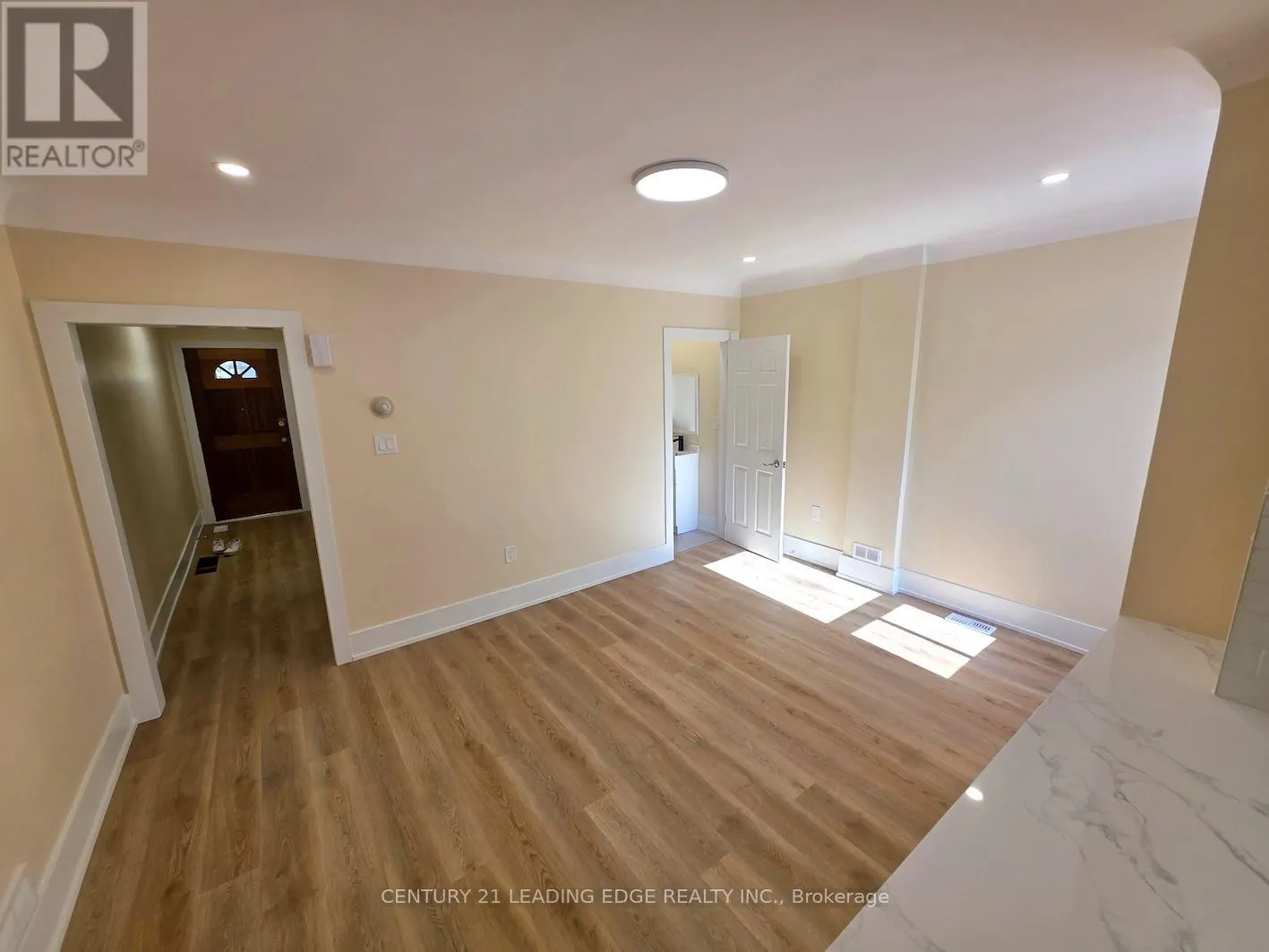 MAIN - 51 DEARBOURNE AVENUE