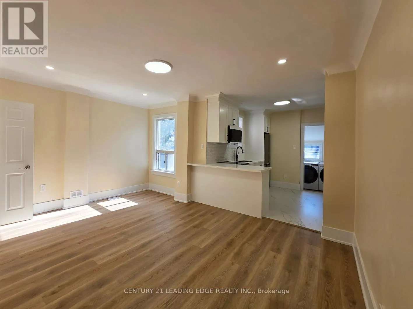 MAIN - 51 DEARBOURNE AVENUE