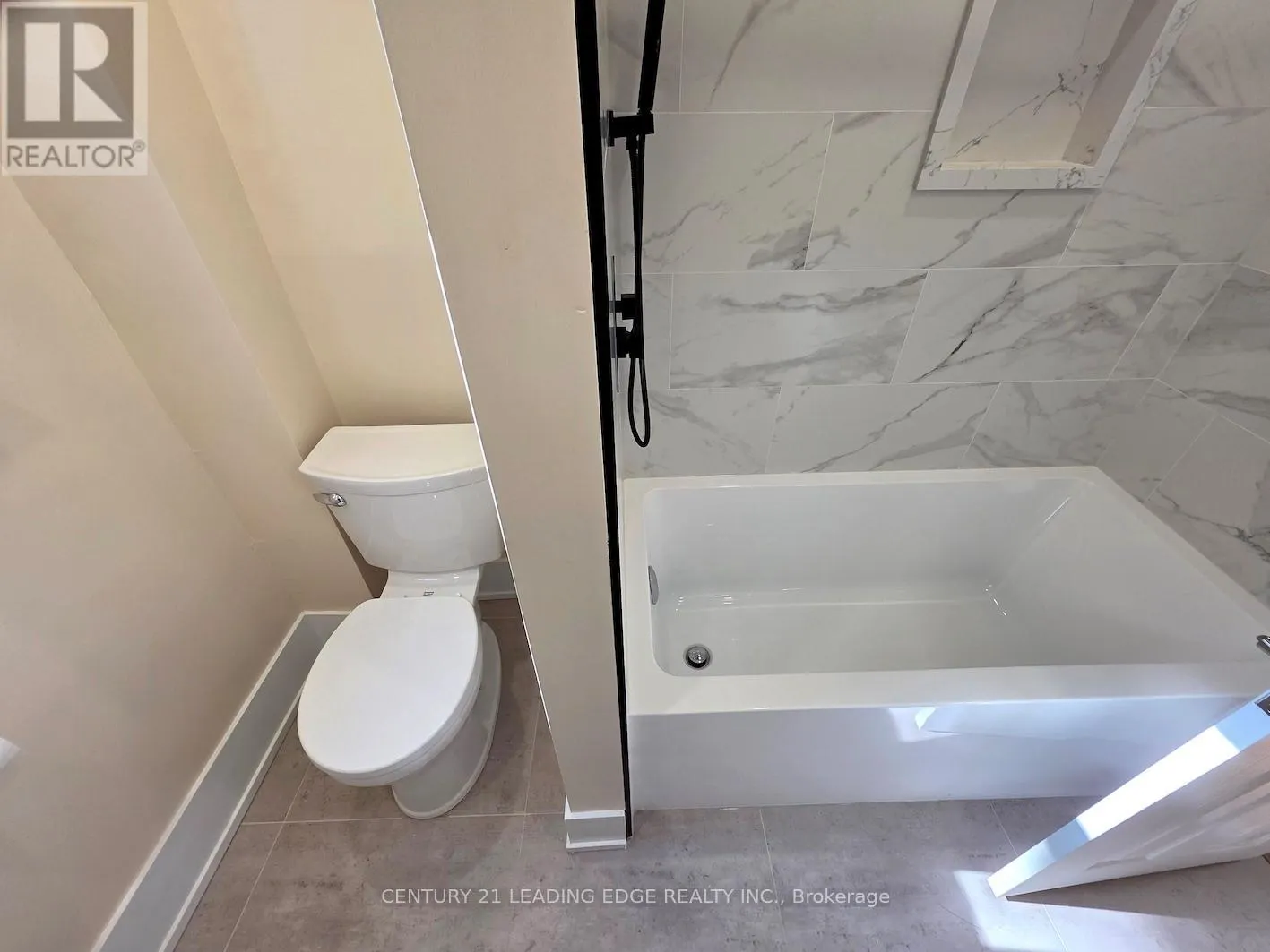 MAIN - 51 DEARBOURNE AVENUE