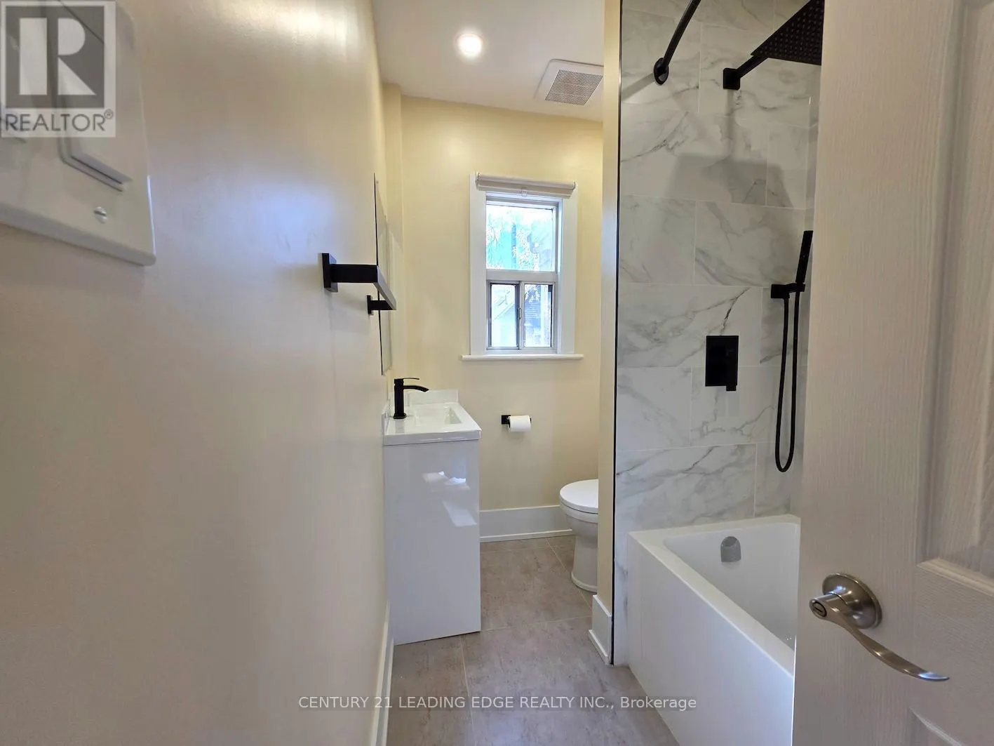 MAIN - 51 DEARBOURNE AVENUE