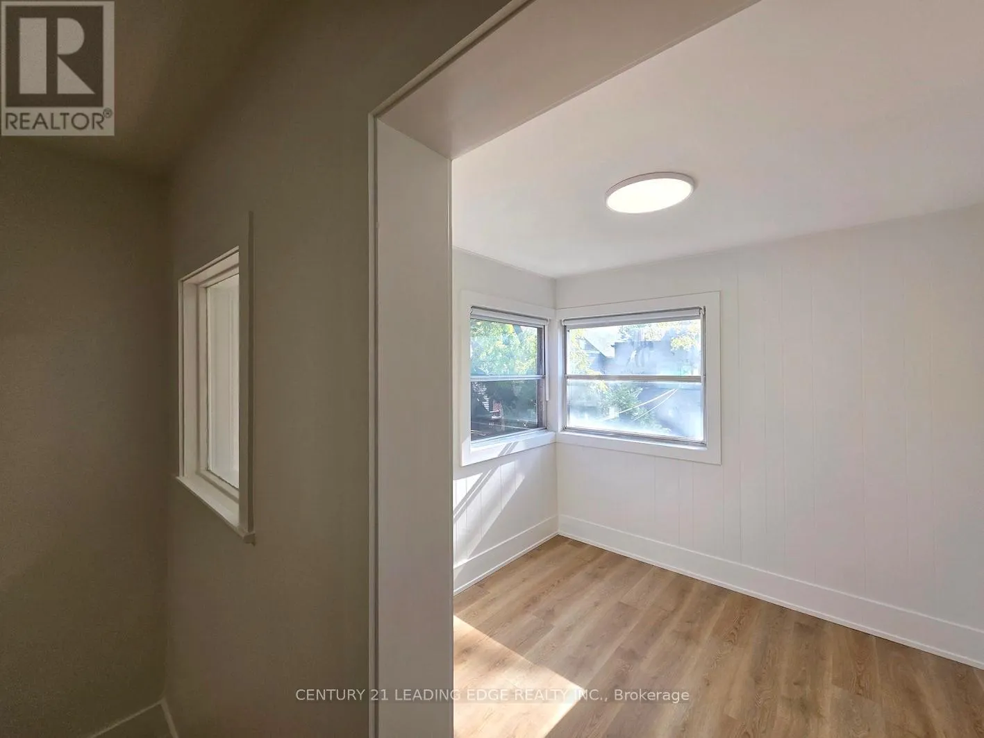 MAIN - 51 DEARBOURNE AVENUE