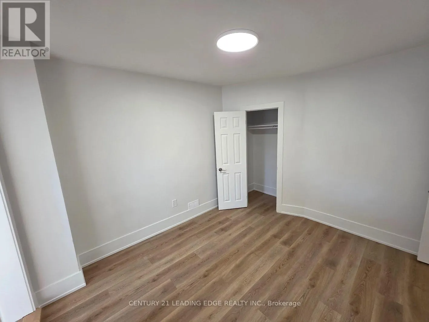 MAIN - 51 DEARBOURNE AVENUE