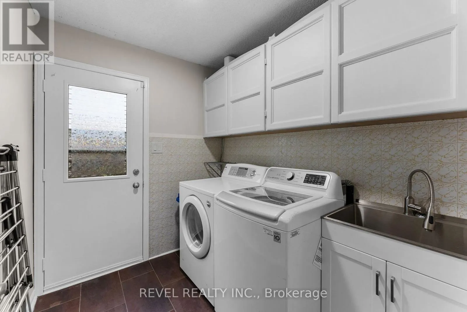 330 REGAL BRIAR STREET