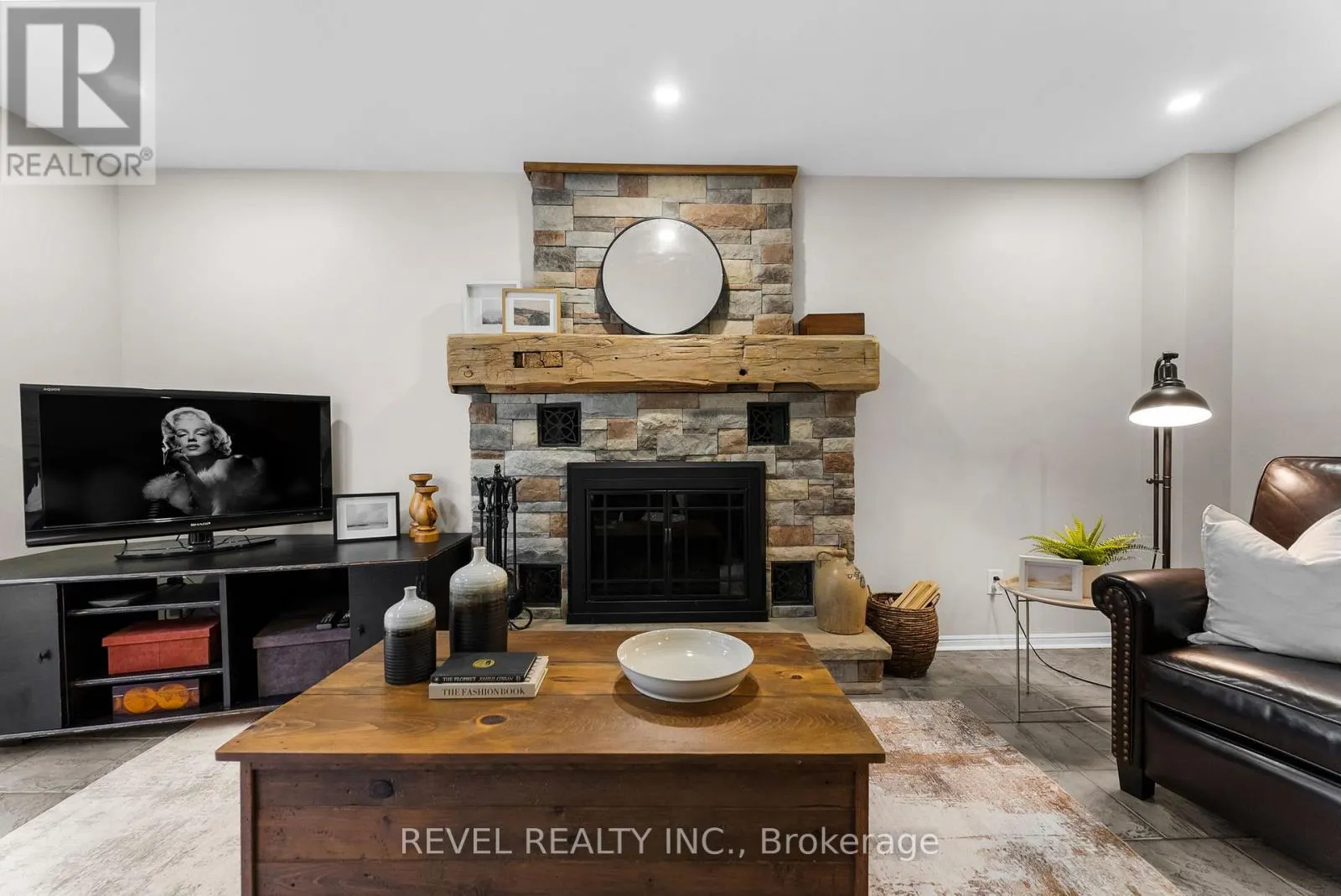 330 REGAL BRIAR STREET