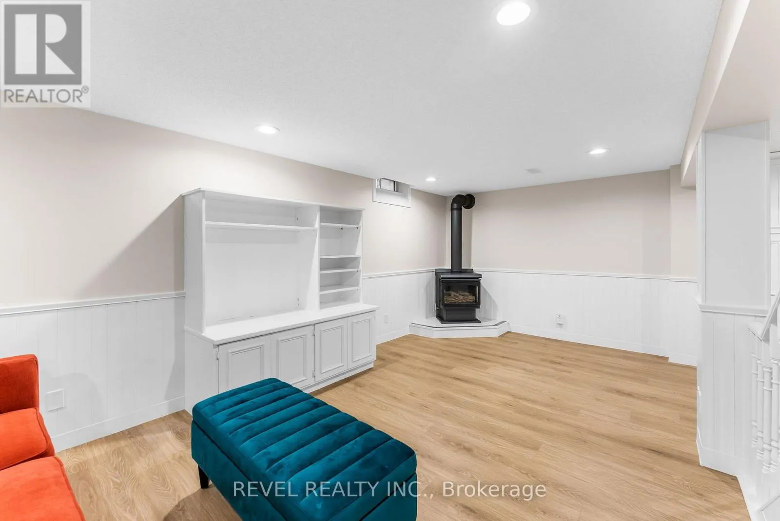 330 REGAL BRIAR STREET