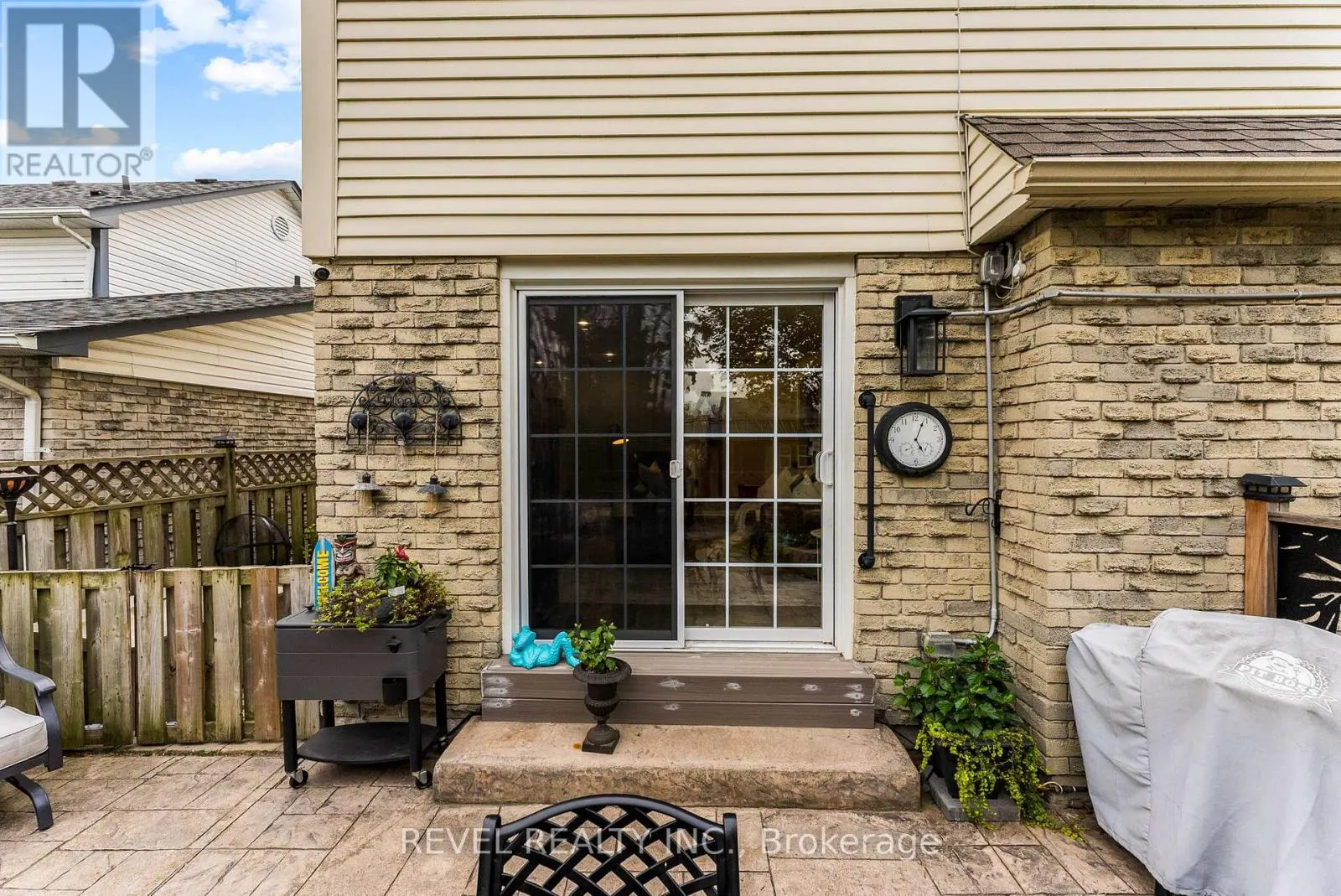 330 REGAL BRIAR STREET