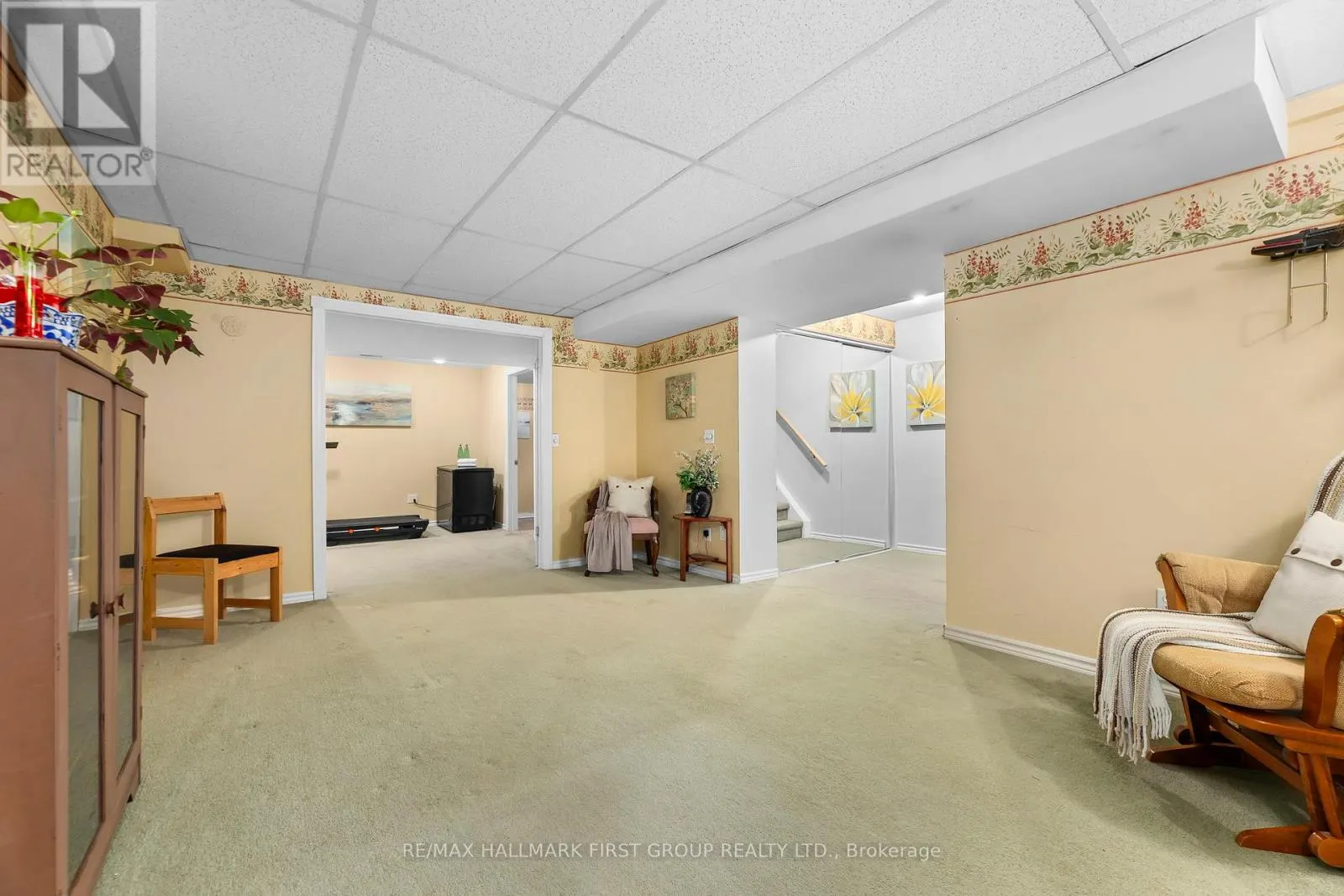 122 THICKET CRESCENT