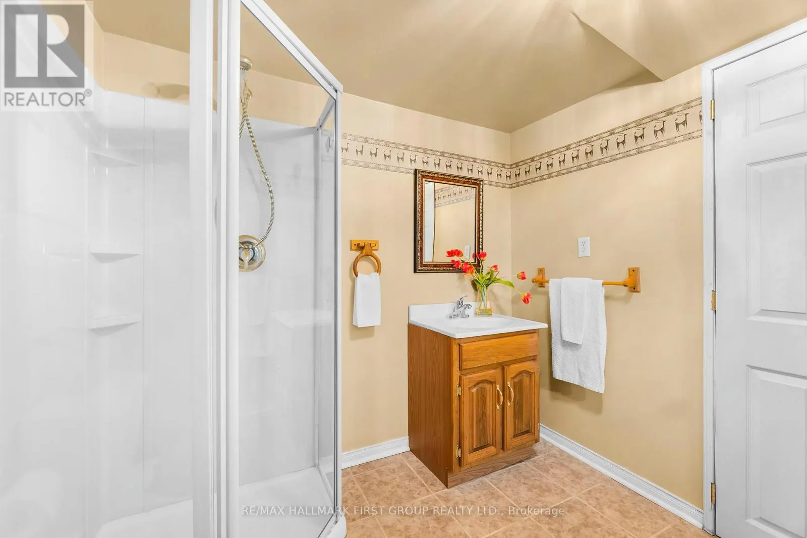 122 THICKET CRESCENT