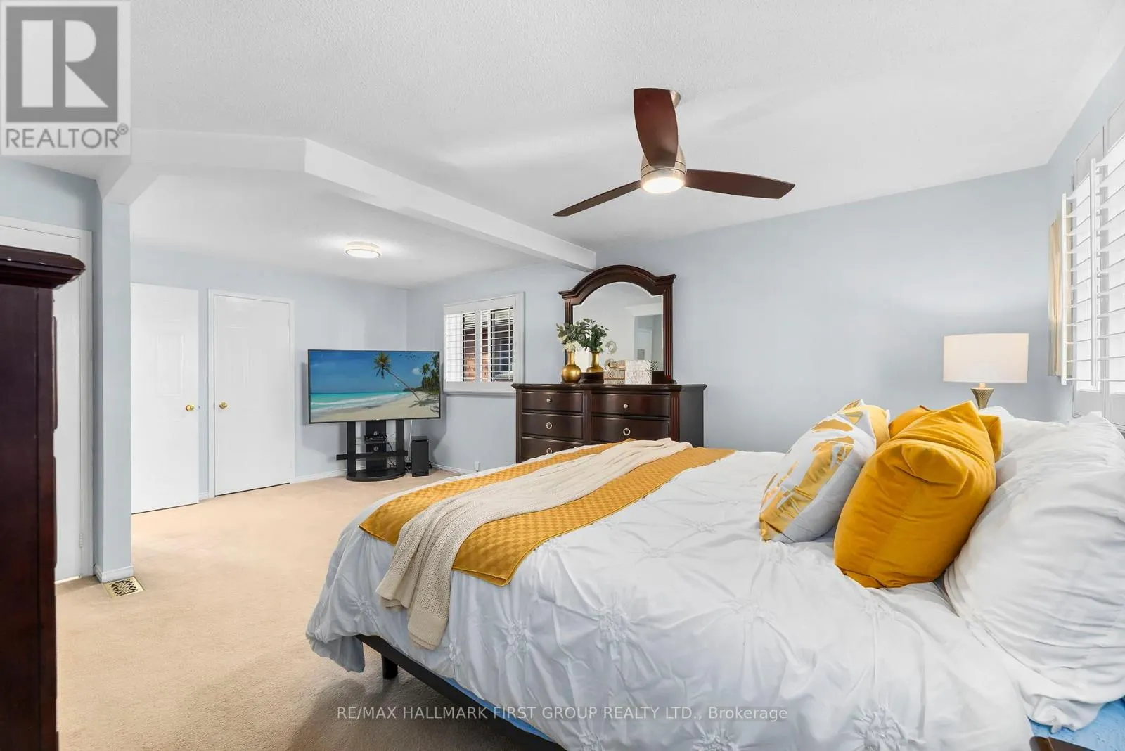 122 THICKET CRESCENT