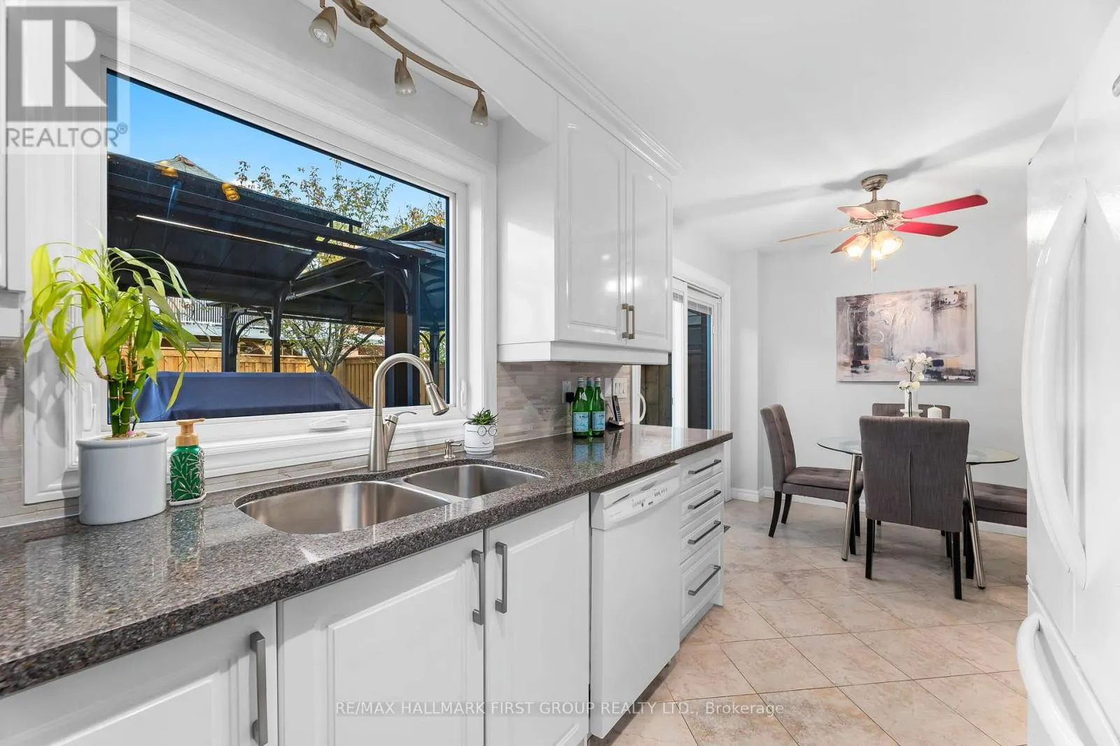 122 THICKET CRESCENT