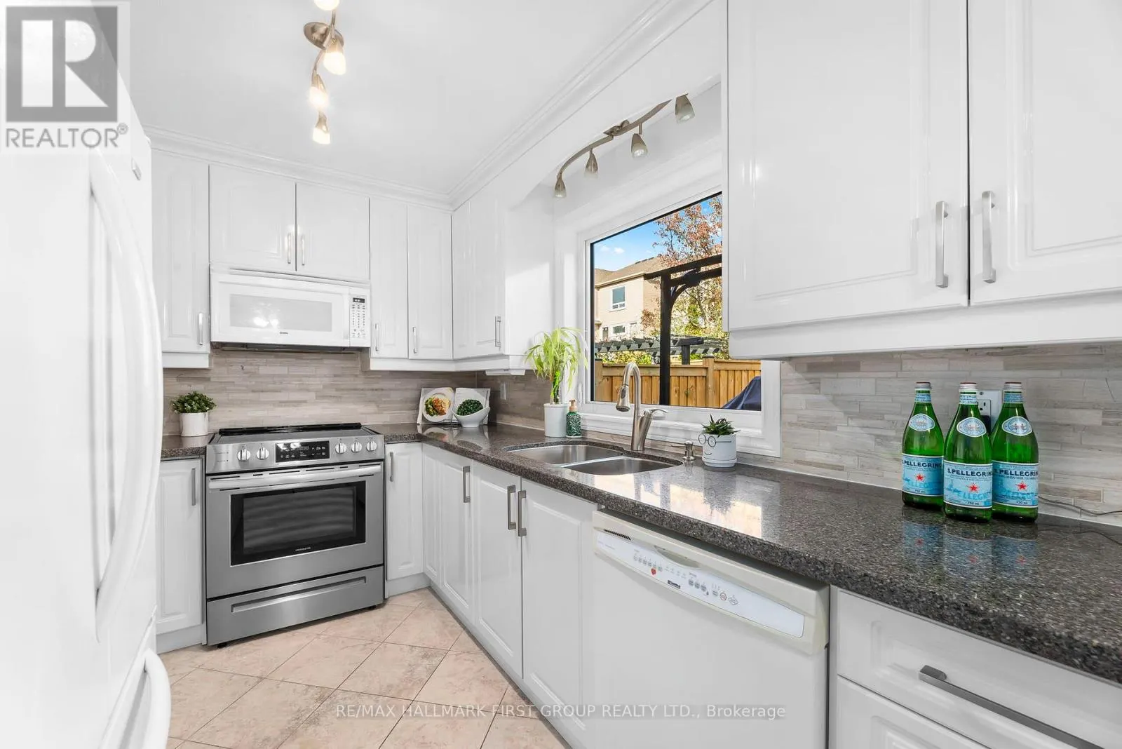 122 THICKET CRESCENT