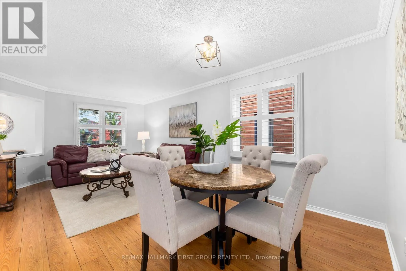 122 THICKET CRESCENT