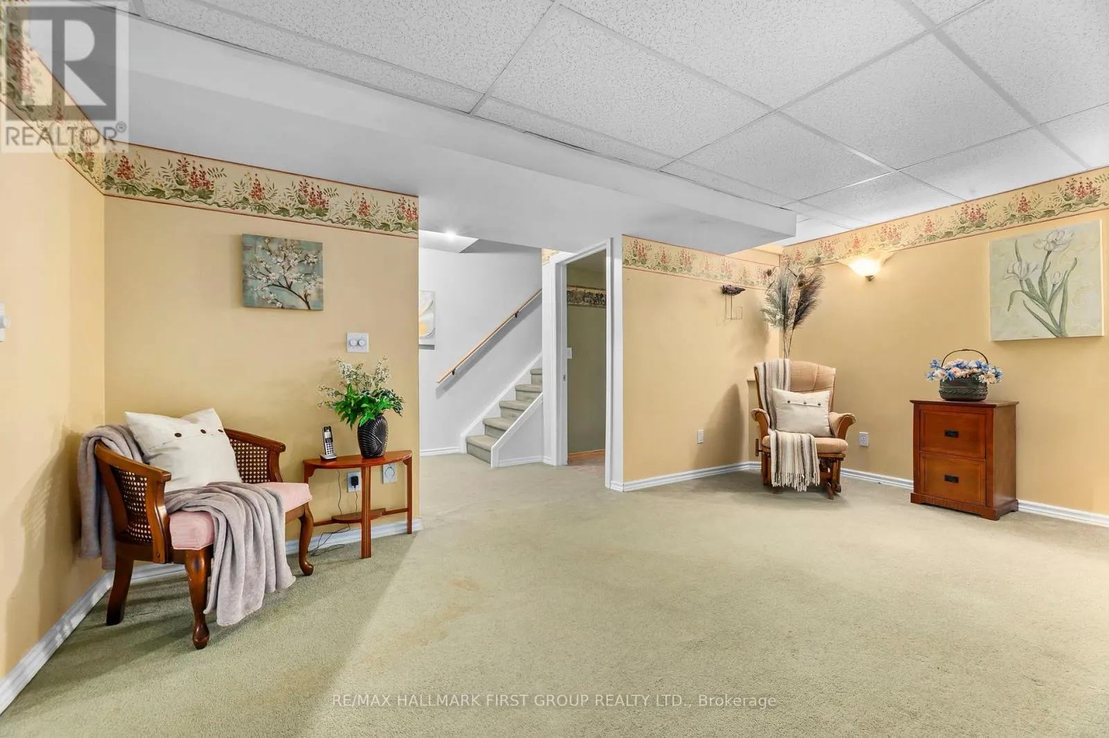 122 THICKET CRESCENT