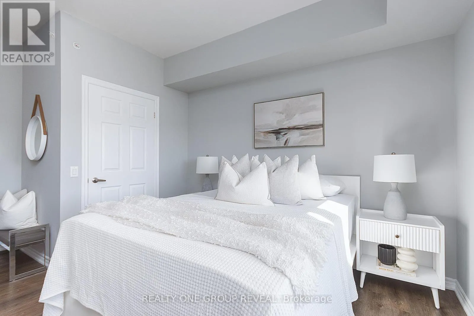 417 - 290 LIBERTY STREET N