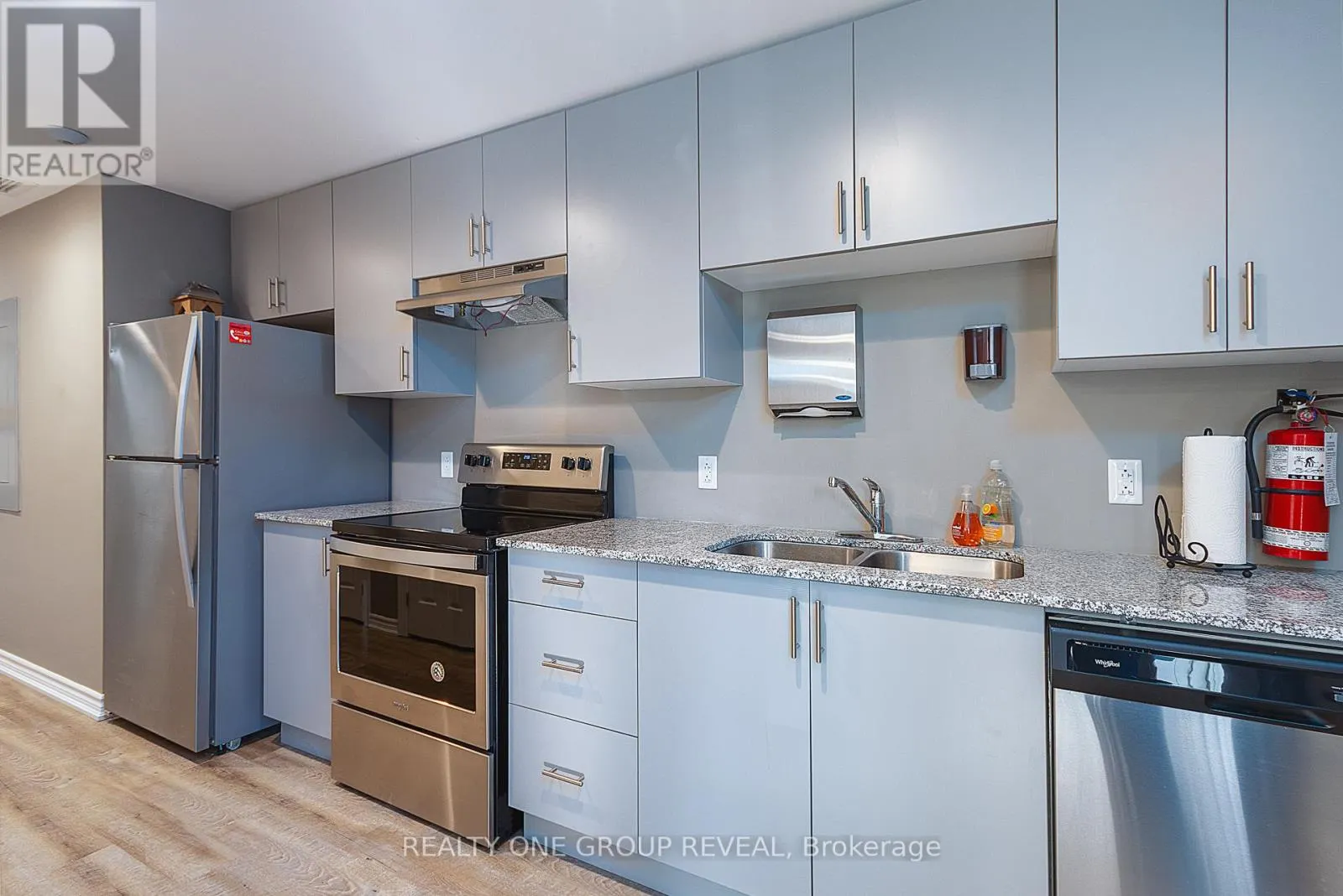 417 - 290 LIBERTY STREET N