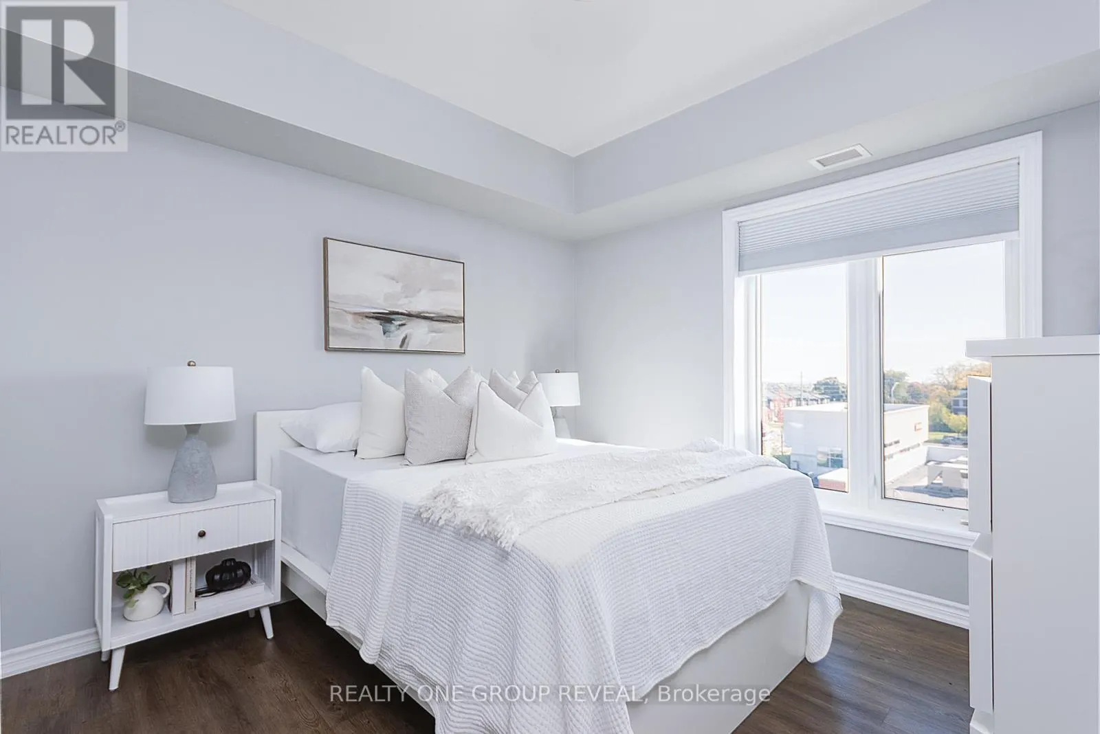 417 - 290 LIBERTY STREET N