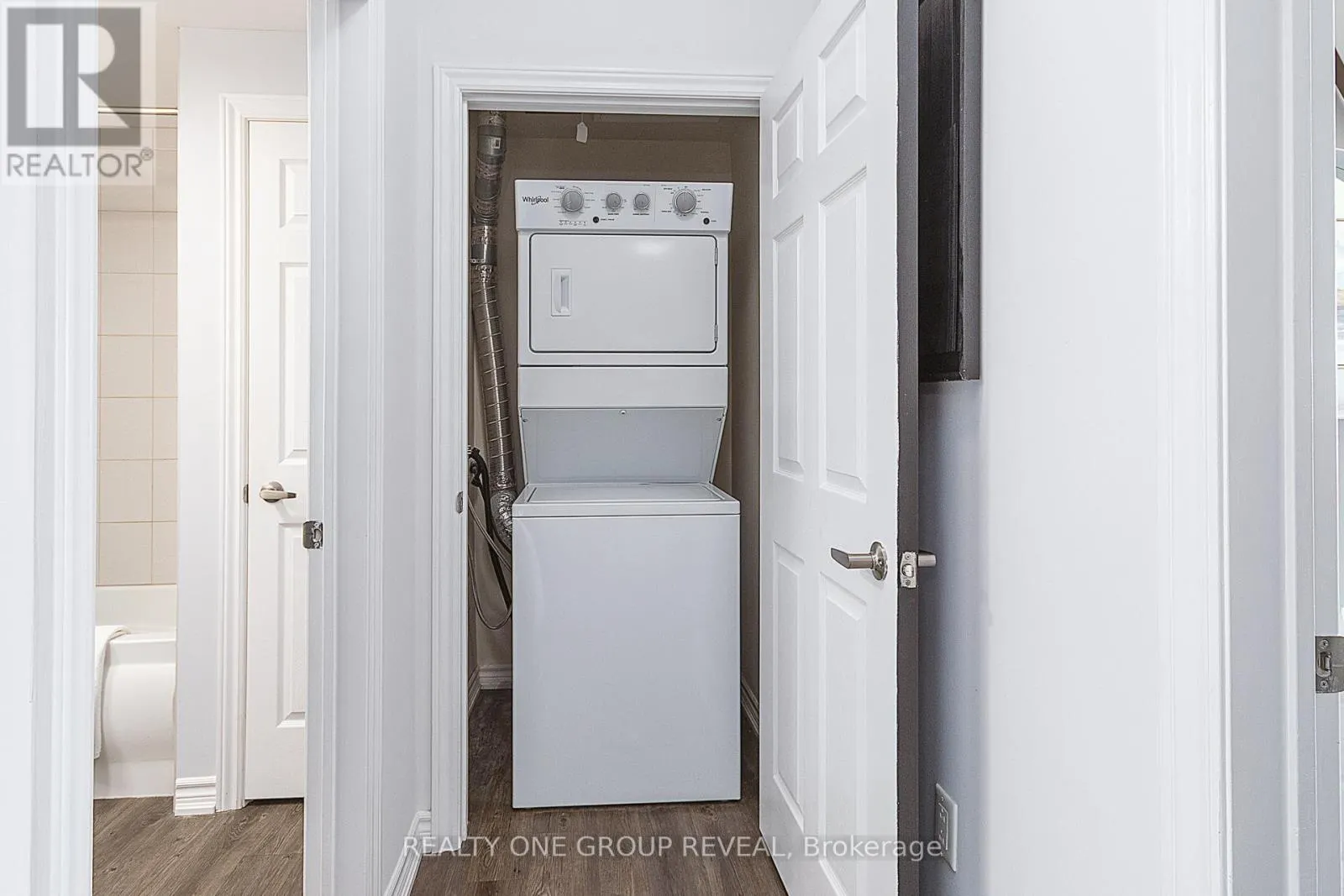 417 - 290 LIBERTY STREET N