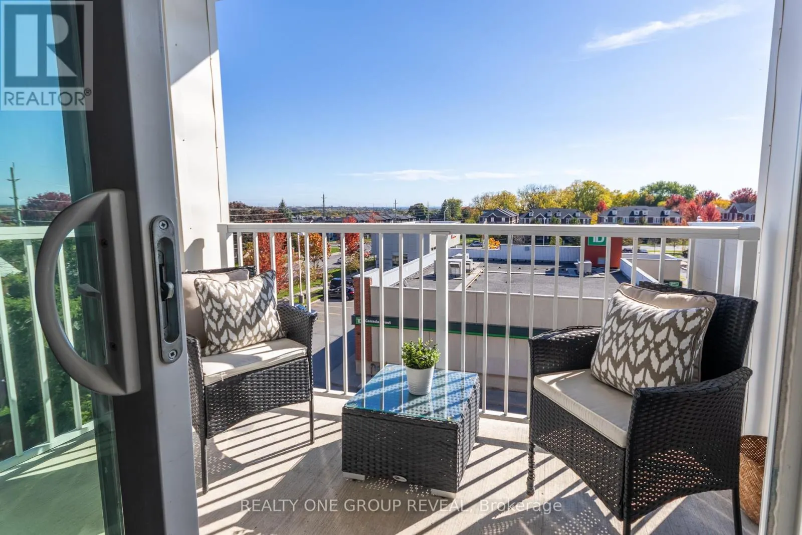 417 - 290 LIBERTY STREET N