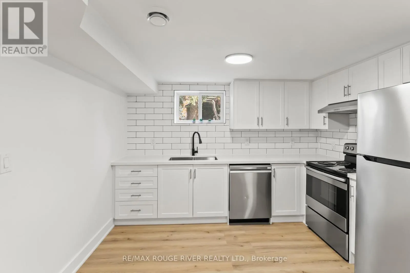 745 GLENGROVE STREET