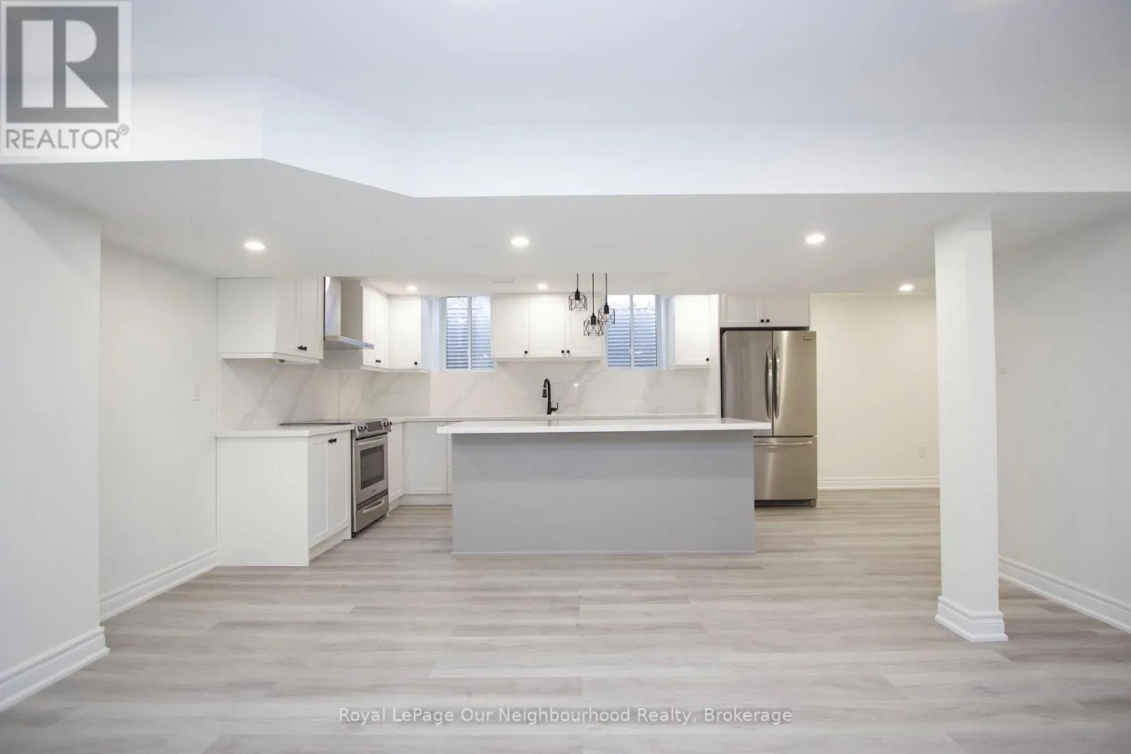 6 WESTACOTT CRESCENT