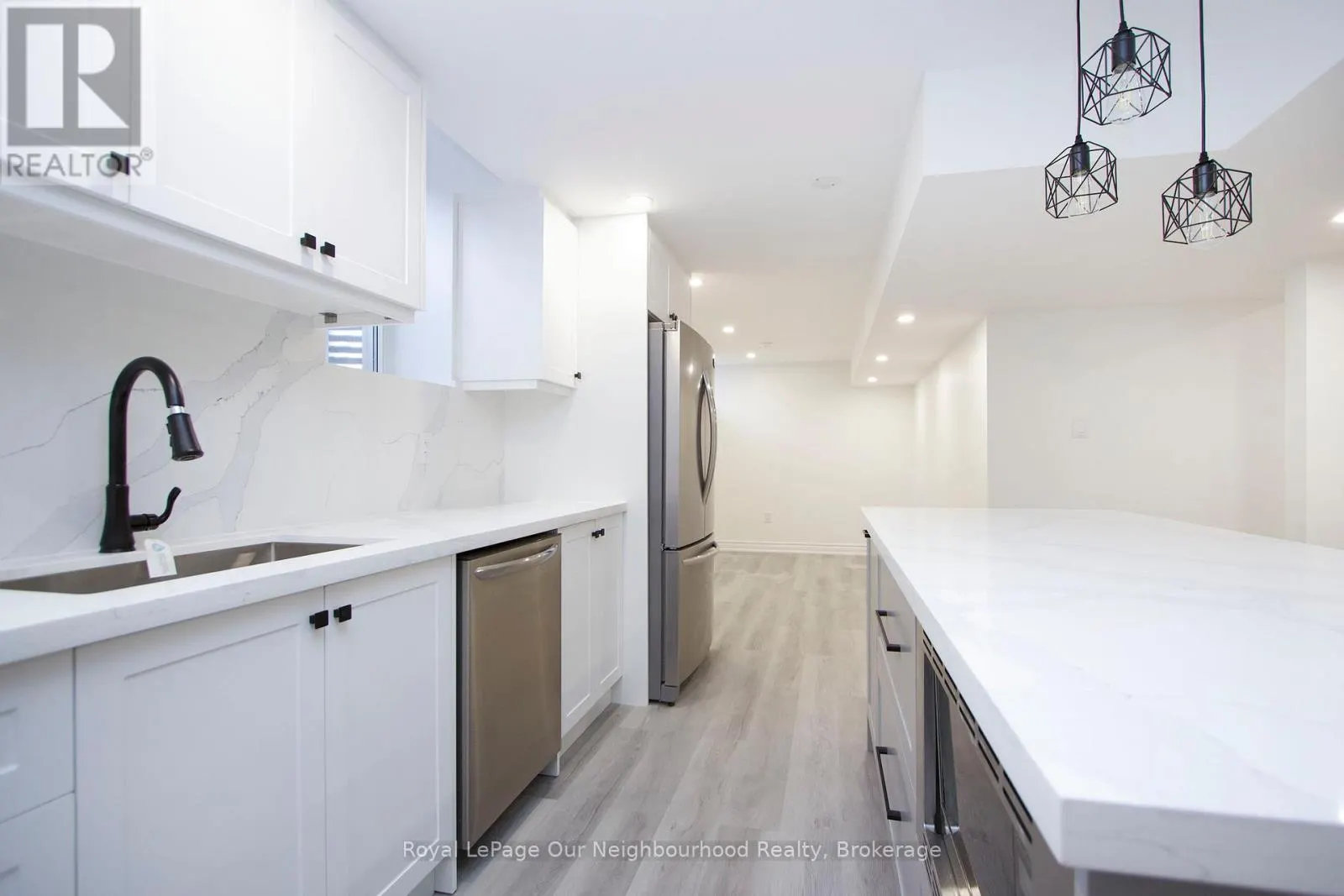 6 WESTACOTT CRESCENT