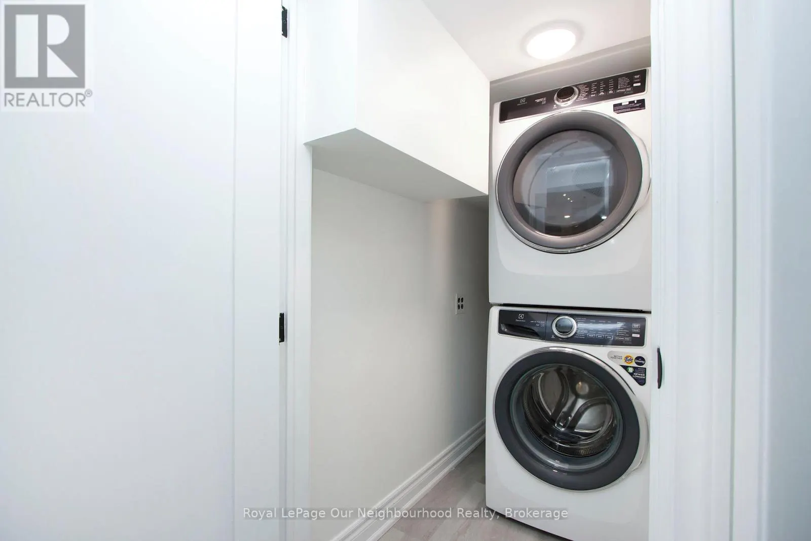 6 WESTACOTT CRESCENT