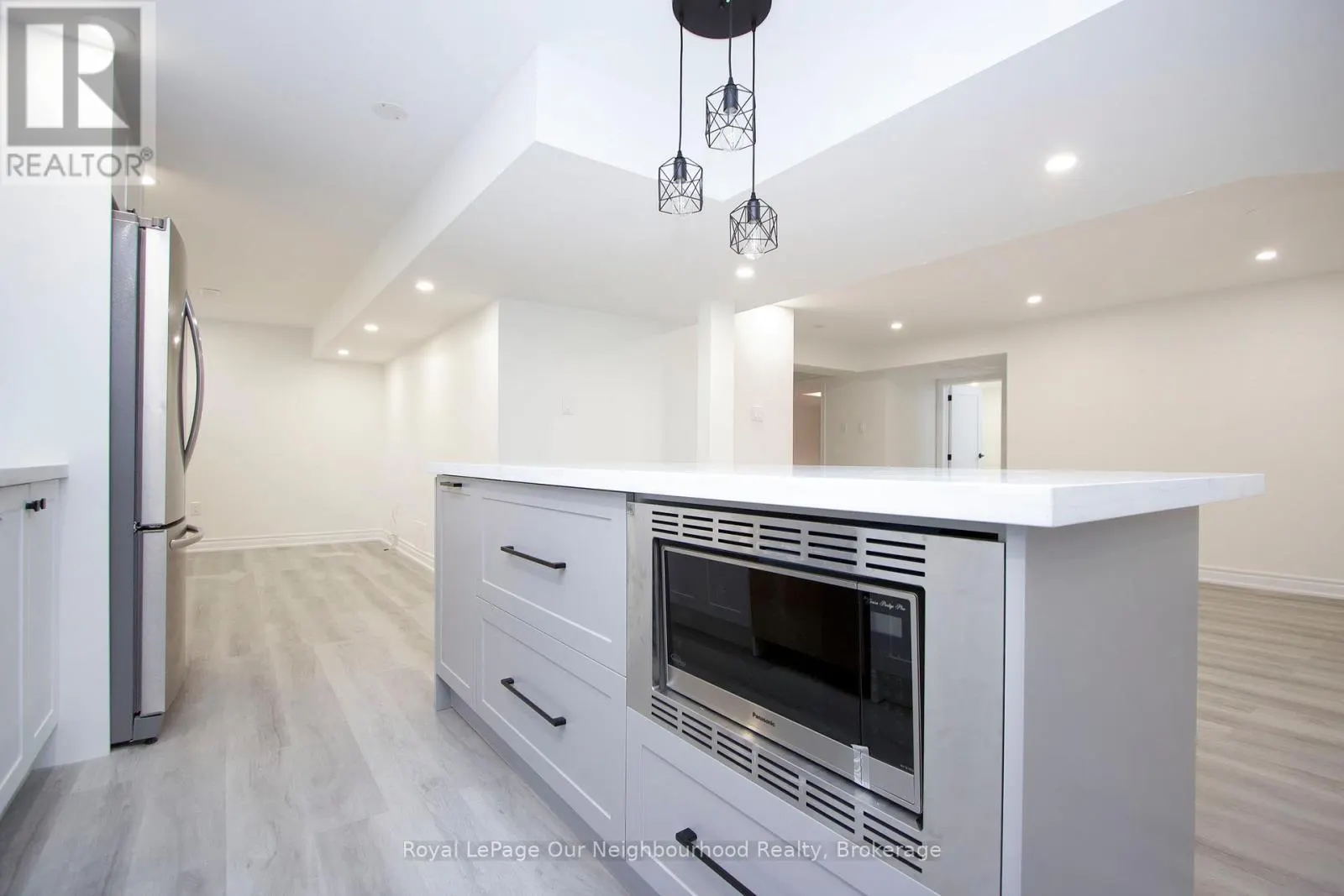 6 WESTACOTT CRESCENT