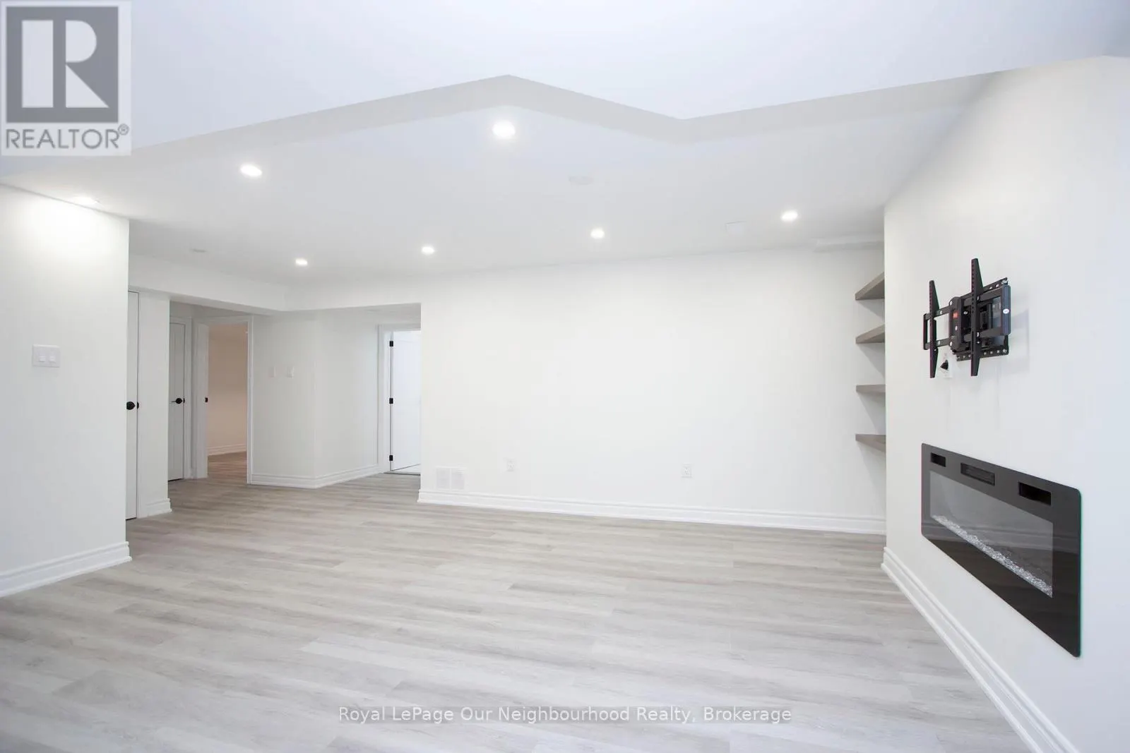 6 WESTACOTT CRESCENT