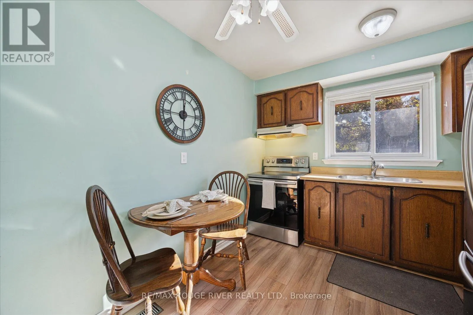 695 HILLCROFT STREET