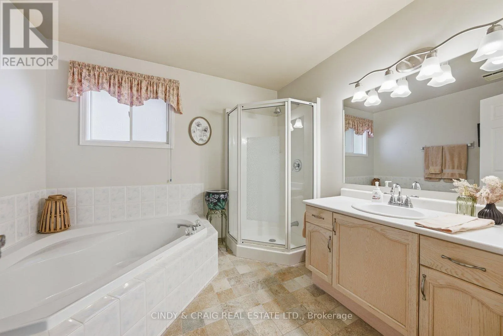 318 SANDRINGHAM DRIVE