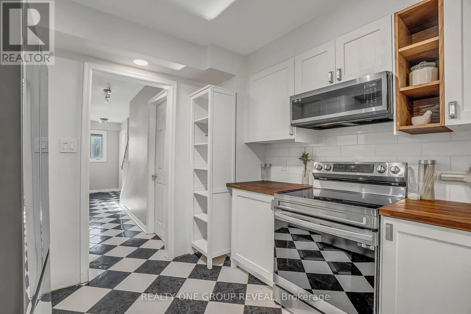 1343 FENELON CRESCENT