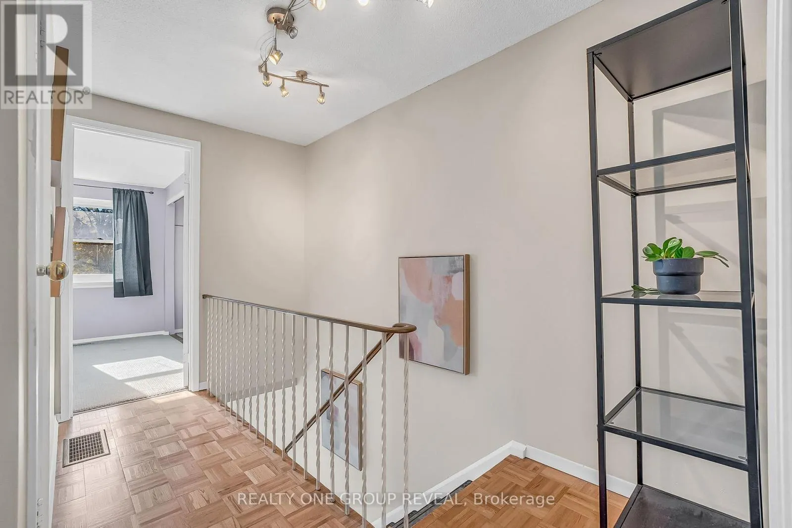 1343 FENELON CRESCENT