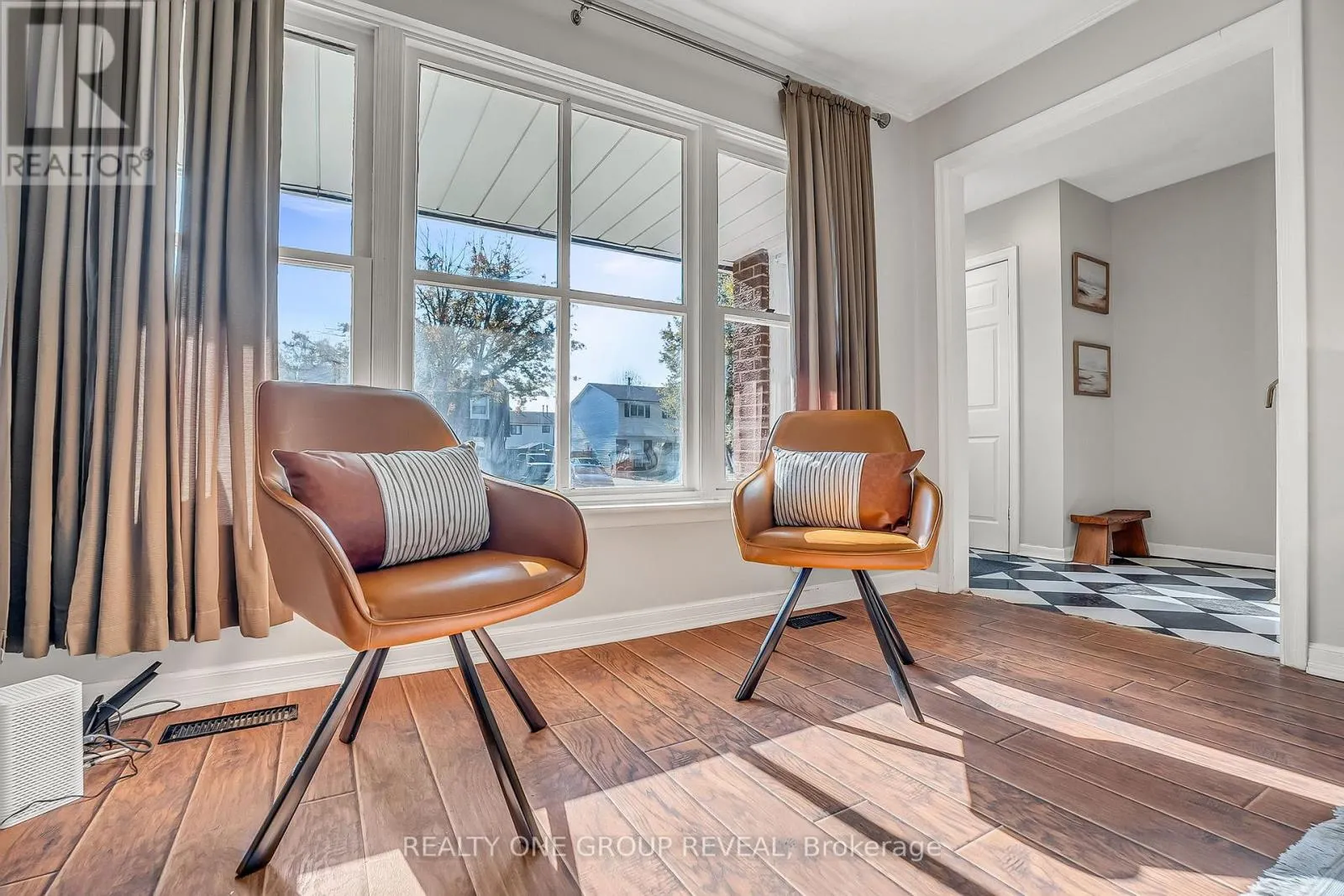 1343 FENELON CRESCENT