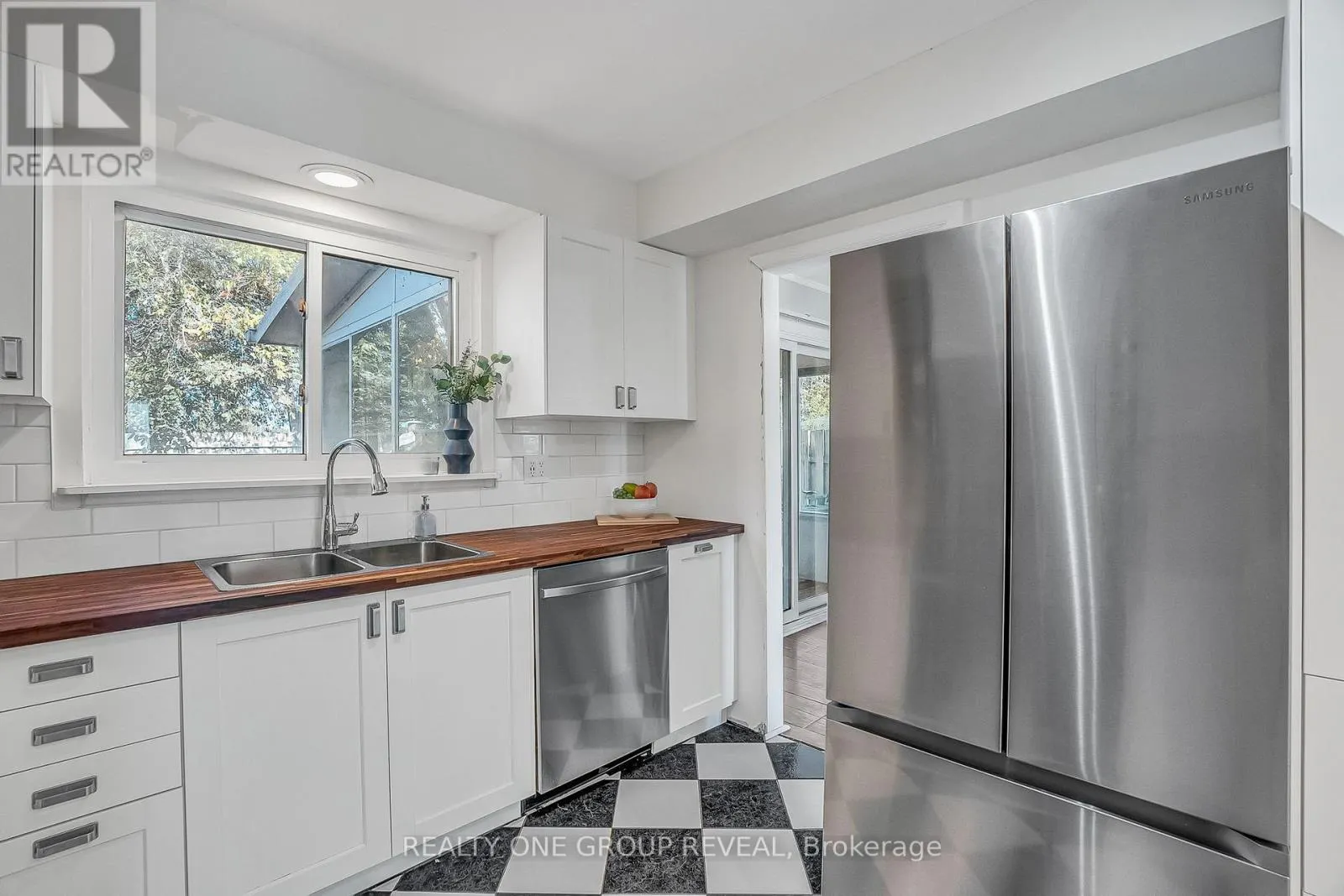 1343 FENELON CRESCENT