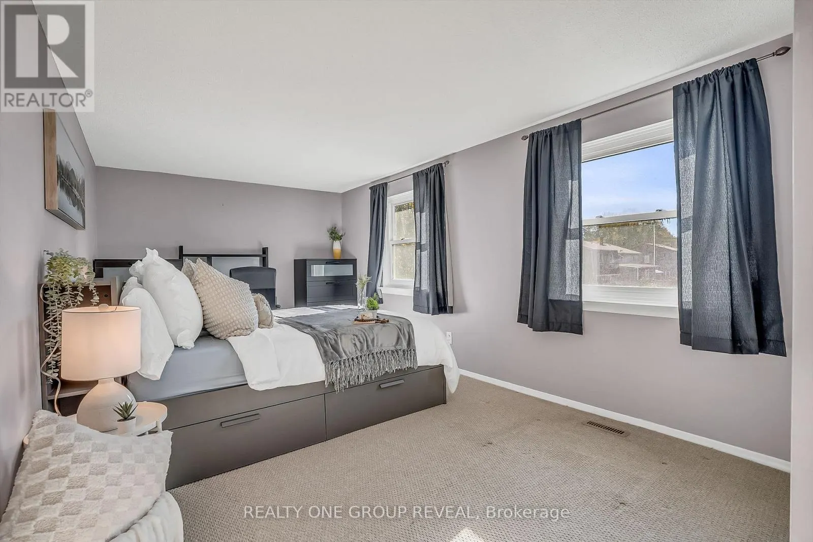 1343 FENELON CRESCENT