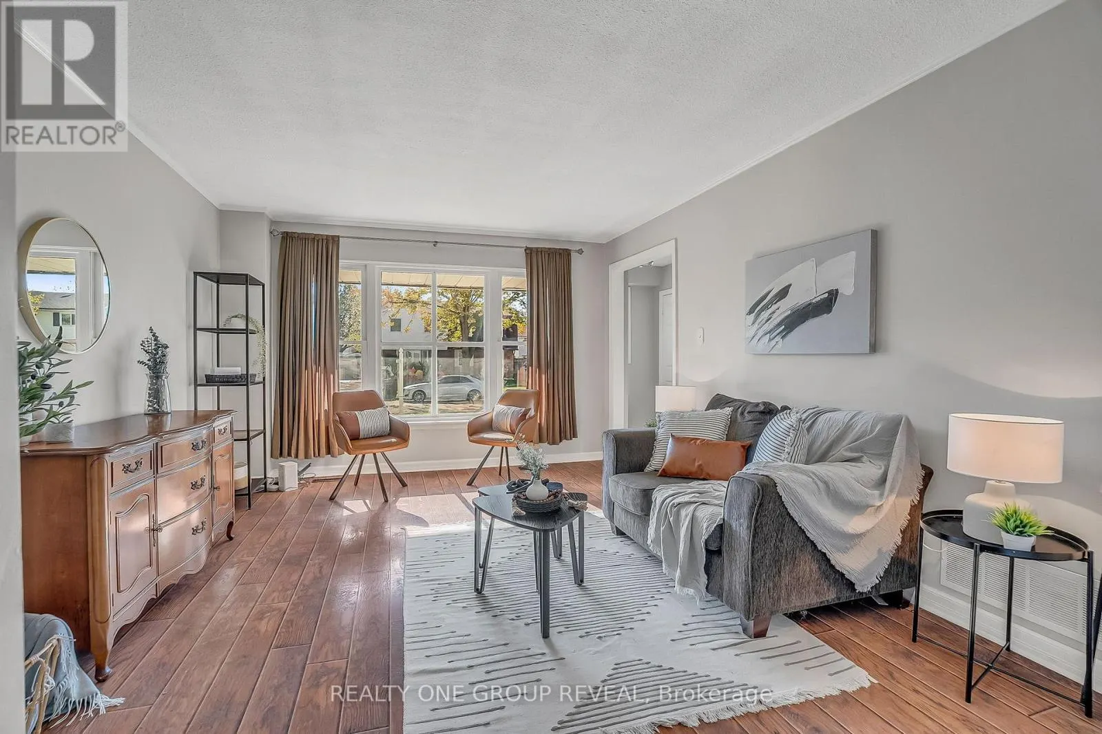 1343 FENELON CRESCENT