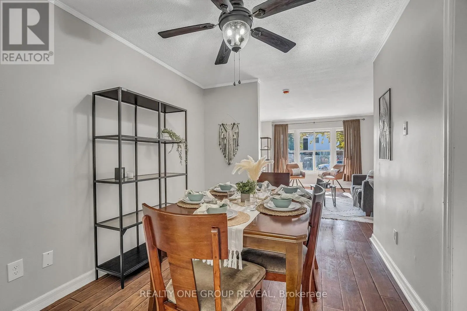 1343 FENELON CRESCENT