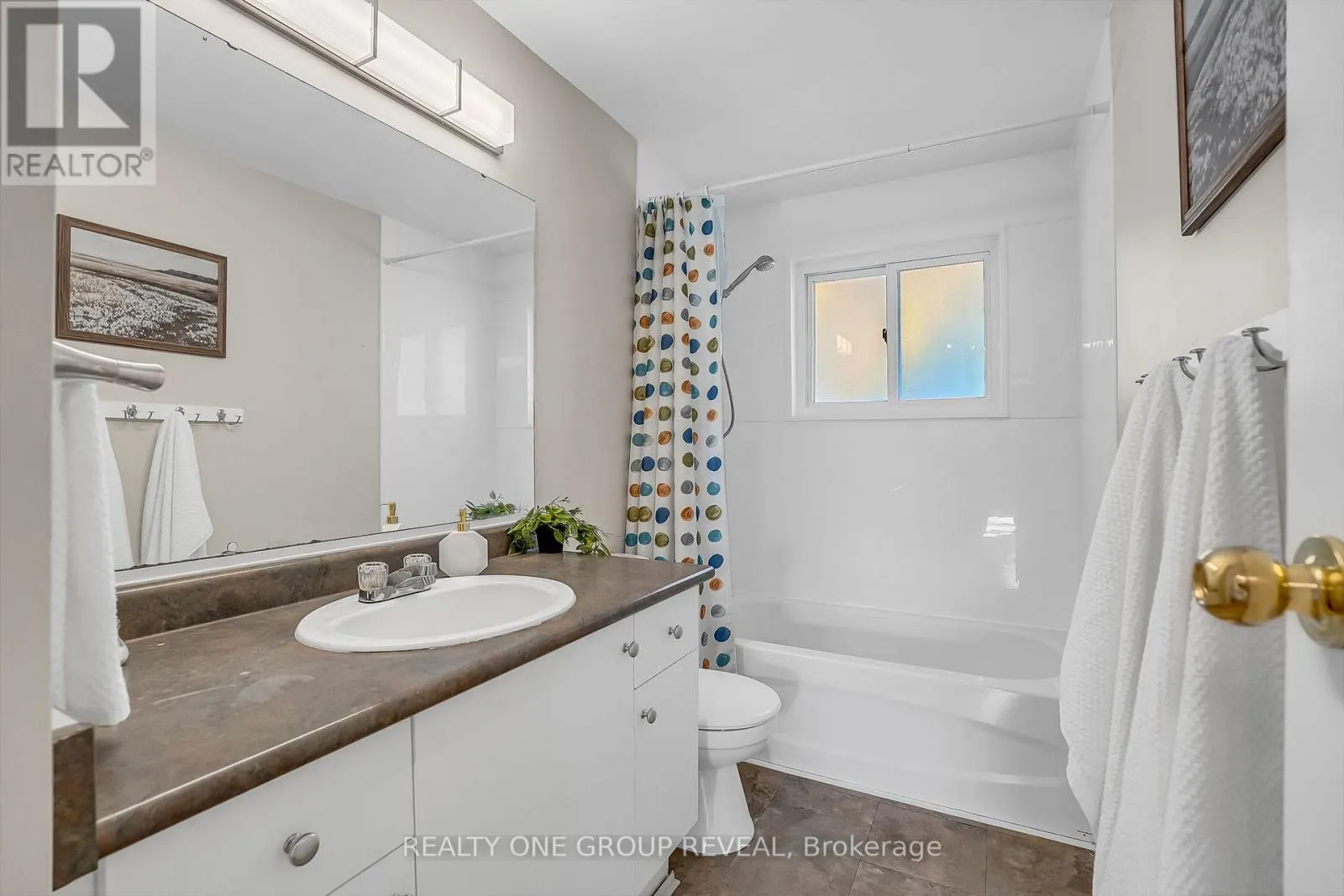 1343 FENELON CRESCENT