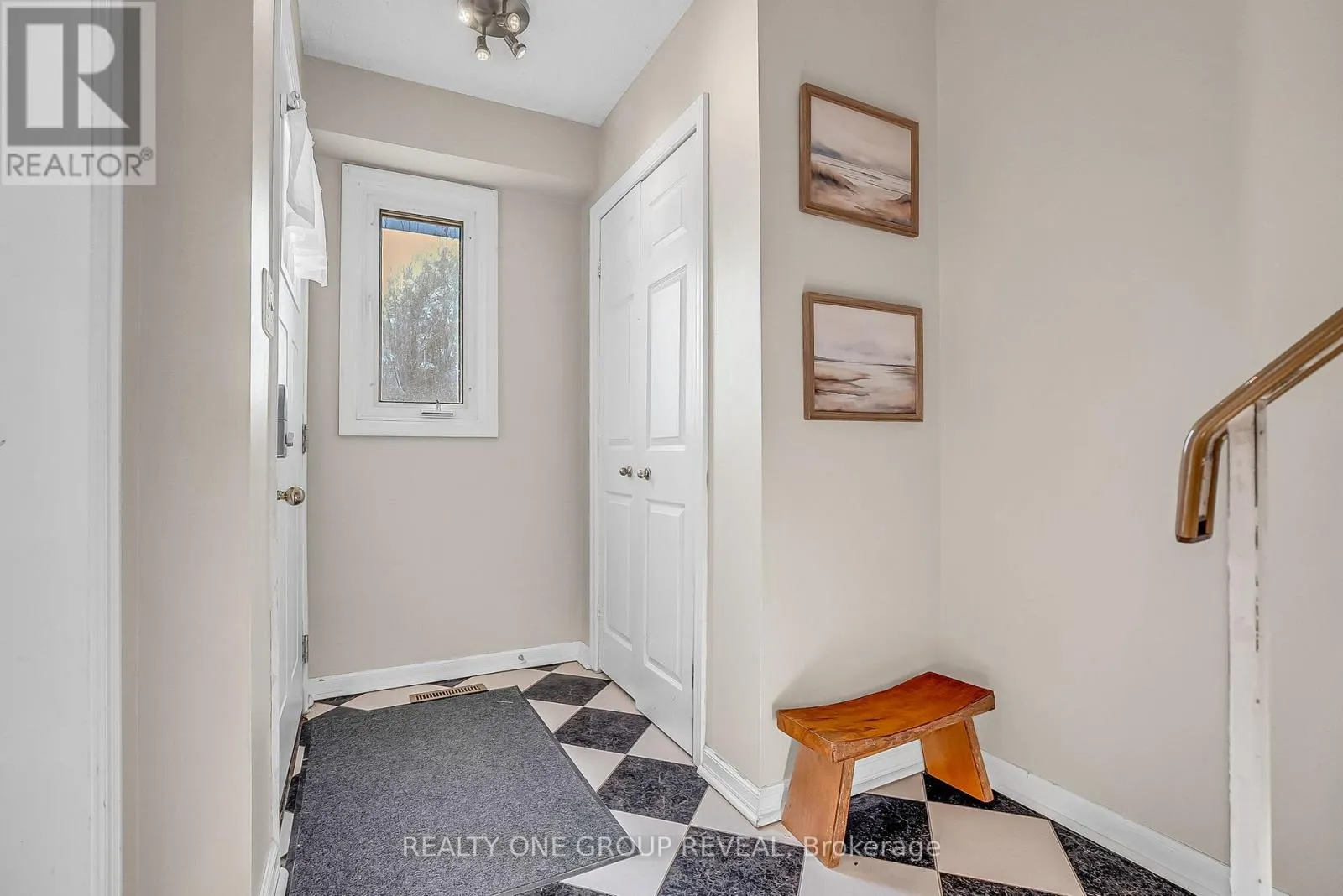 1343 FENELON CRESCENT