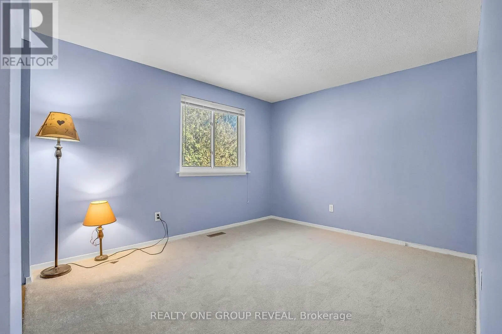 1343 FENELON CRESCENT